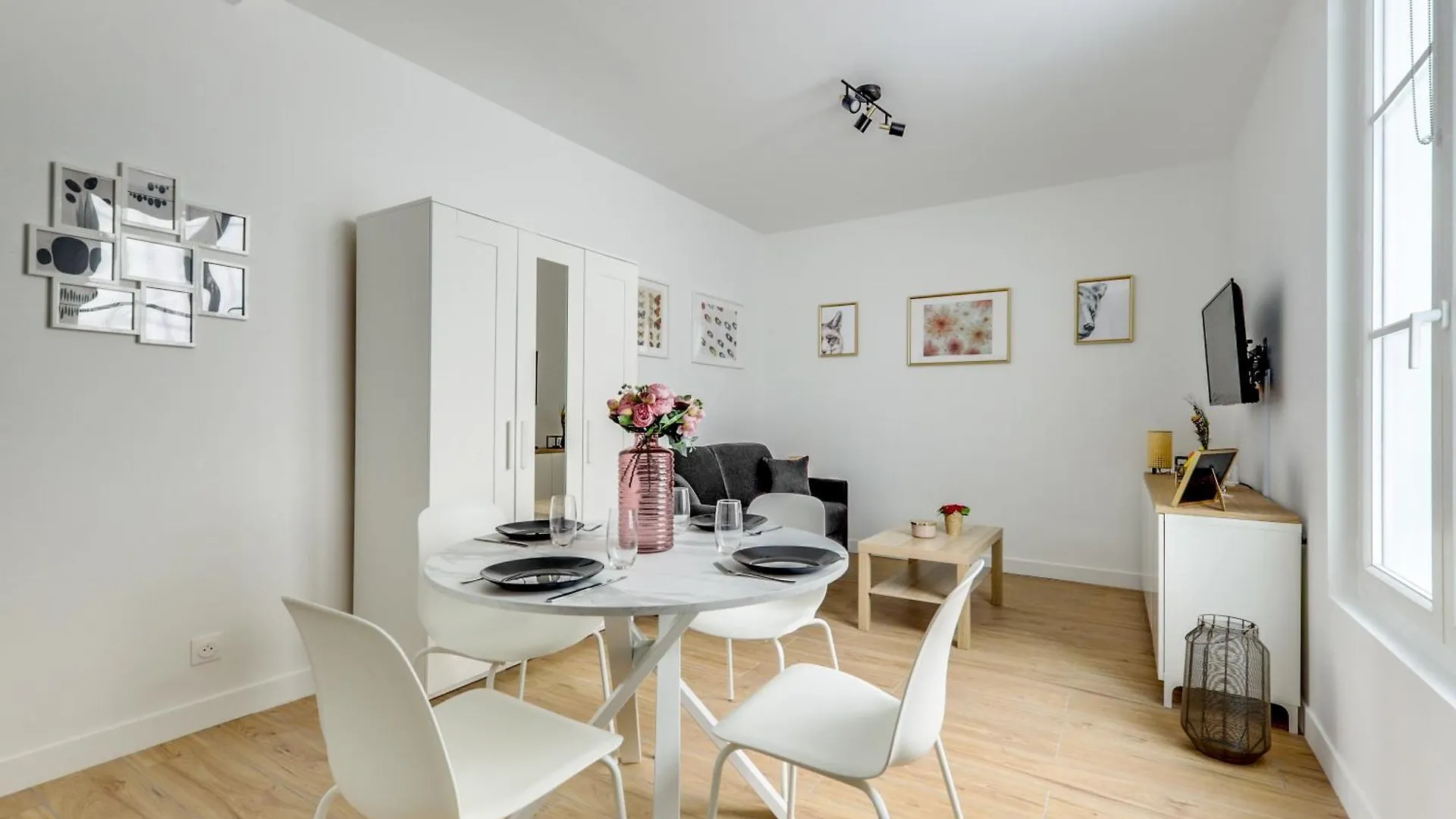 Center Of Paris L Fully Equipped And Cozy Apartment 0*,  France